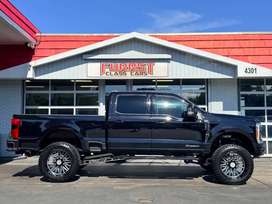 2023 Ford F-250 Lariat photo 1