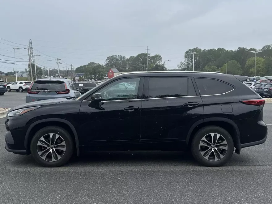 2020 Toyota Highlander XLE photo 1