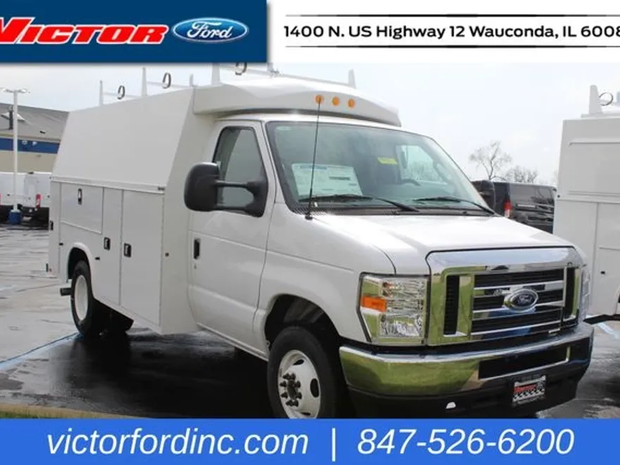 2025 Ford E-350 Base photo 1