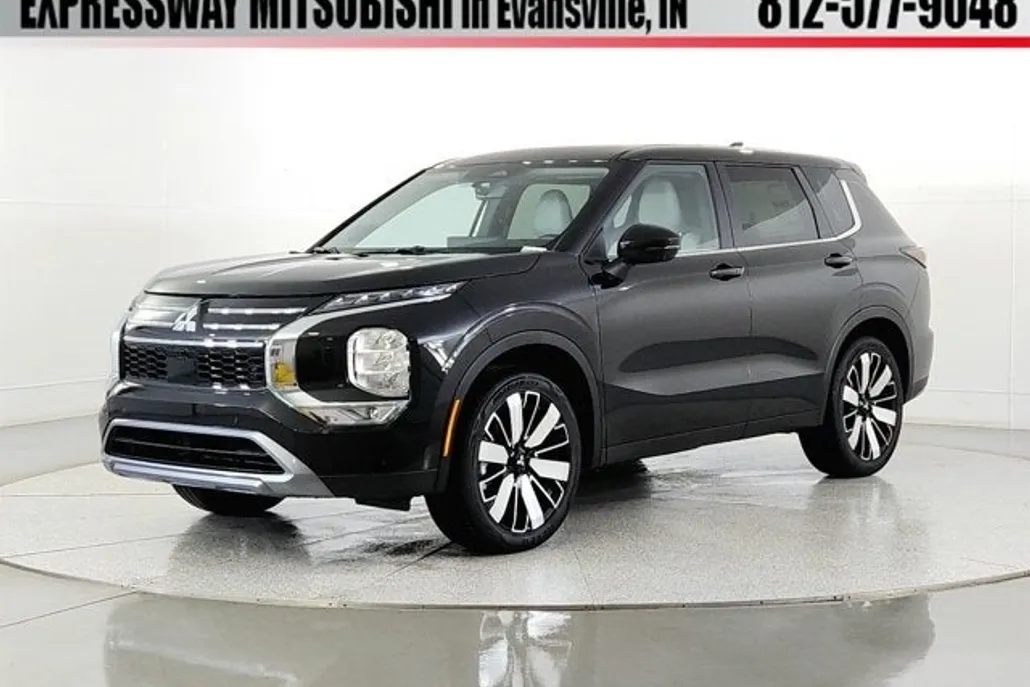 2025 Mitsubishi Outlander SE photo 1