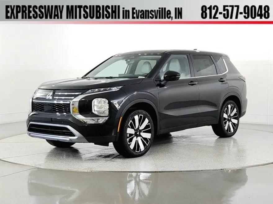2025 Mitsubishi Outlander SE photo 1