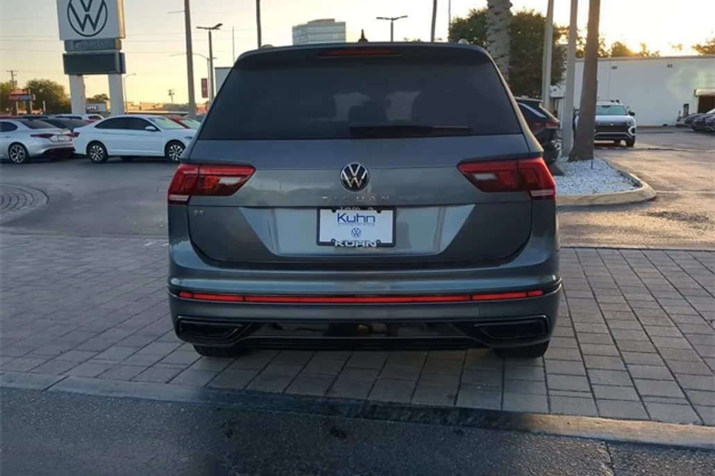 2024 Volkswagen Tiguan SE R-Line Black photo 1