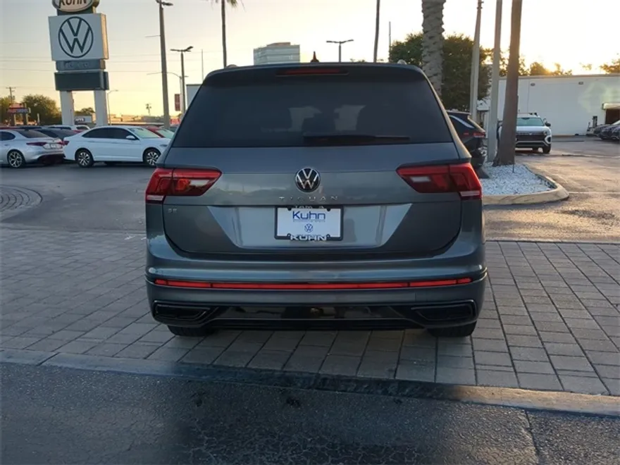 2024 Volkswagen Tiguan SE R-Line Black photo 1