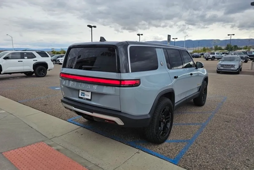 2023 Rivian R1S Adventure photo 1
