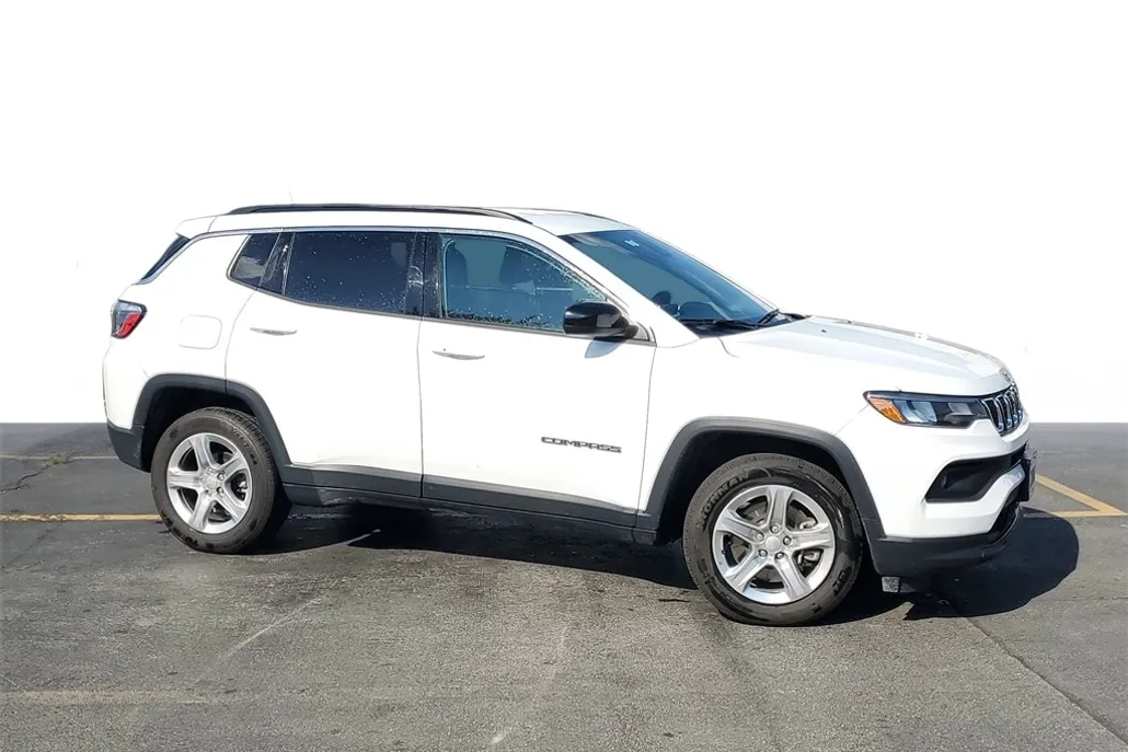 2023 Jeep Compass Latitude photo 1