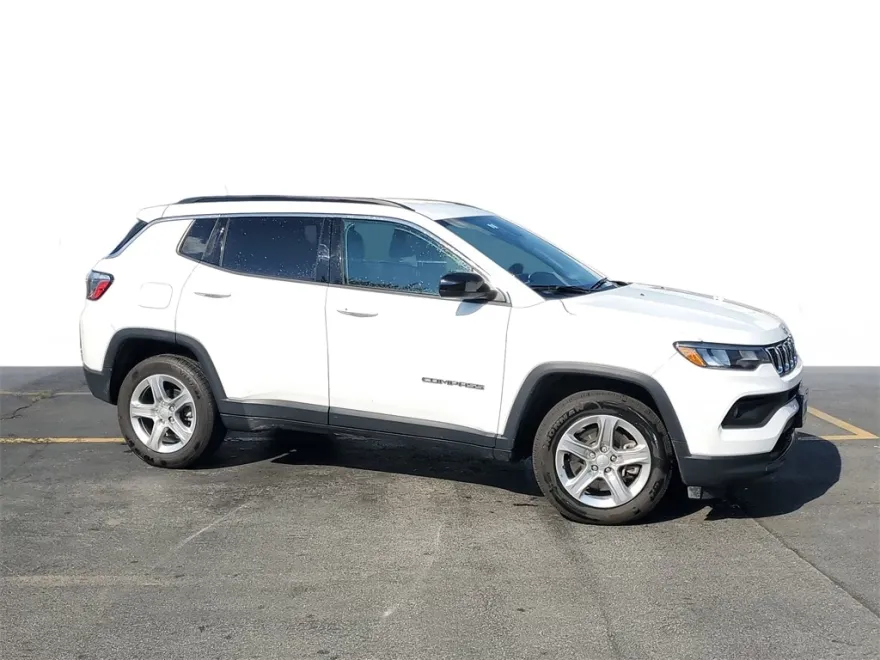 2023 Jeep Compass Latitude photo 1