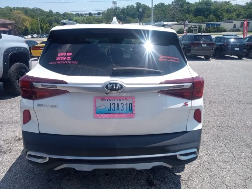 2021 Kia Seltos S photo 1