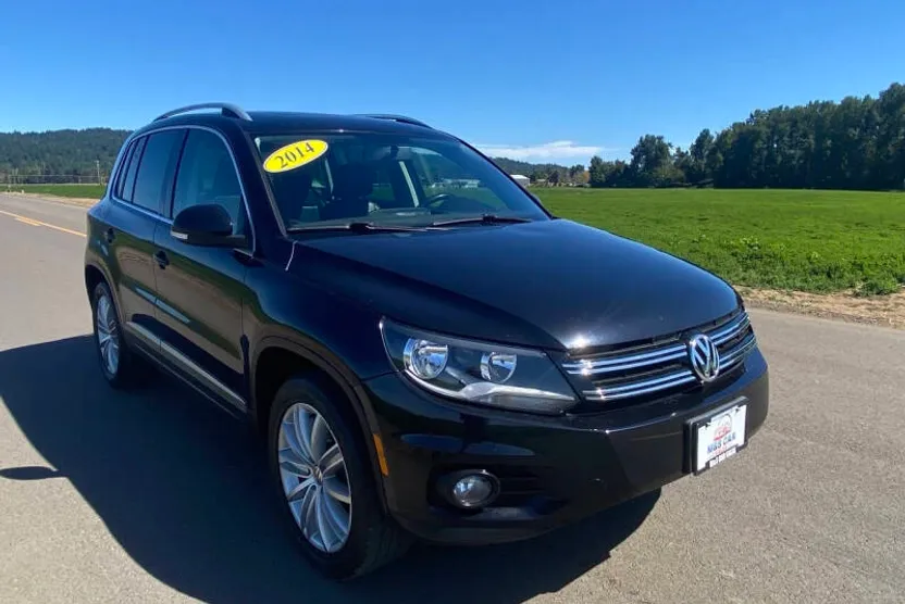 2014 Volkswagen Tiguan SEL photo 1