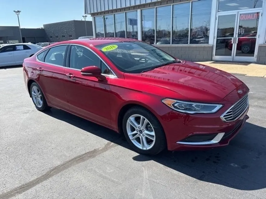 2018 Ford Fusion SE photo 1