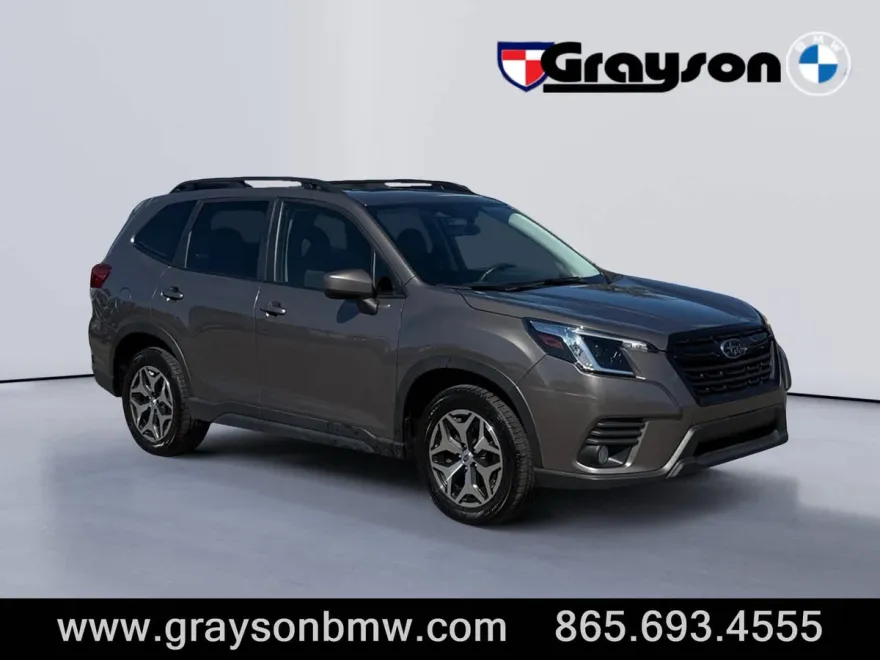 2022 Subaru Forester Premium photo 1