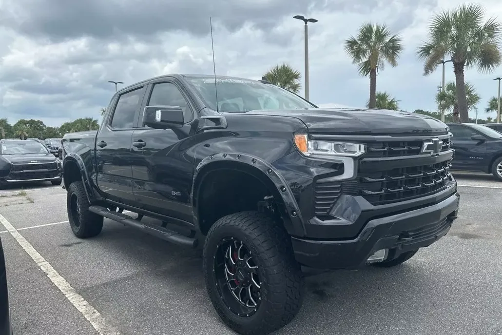 2023 Chevrolet Silverado 1500 RST photo 1