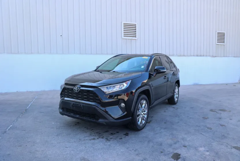 2020 Toyota RAV4 XLE Premium photo 1