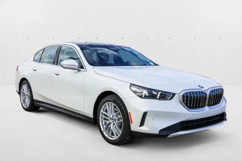 2025 Bmw 530i xDrive Sedan photo 3