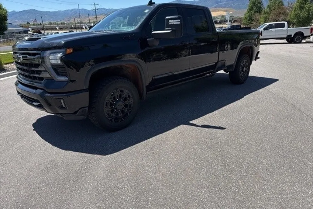 2024 Chevrolet Silverado 3500HD High Country photo 1