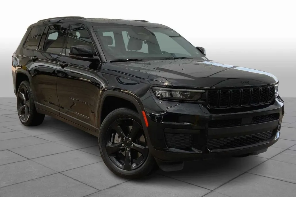2023 Jeep Grand Cherokee Altitude photo 1