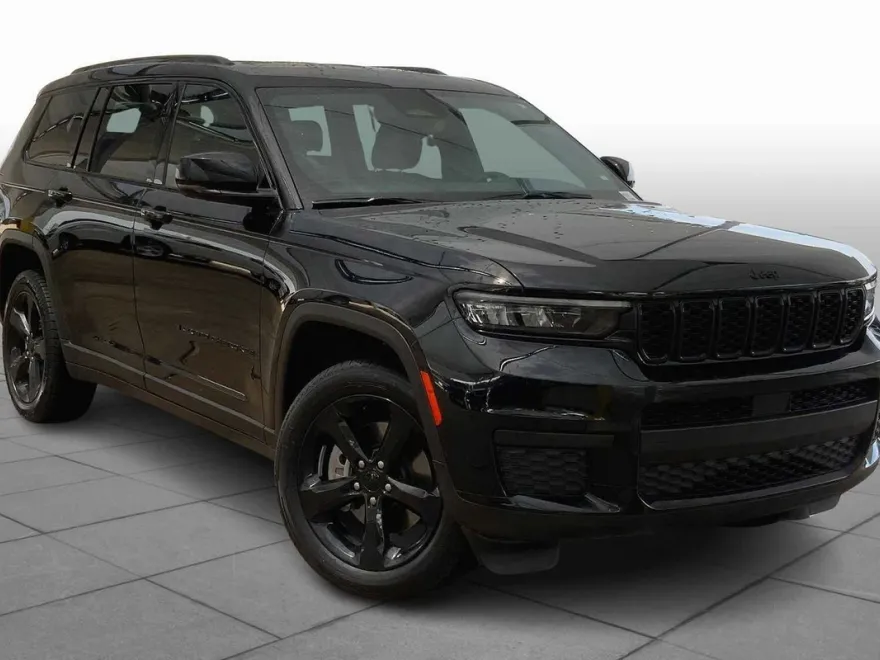 2023 Jeep Grand Cherokee Altitude photo 1
