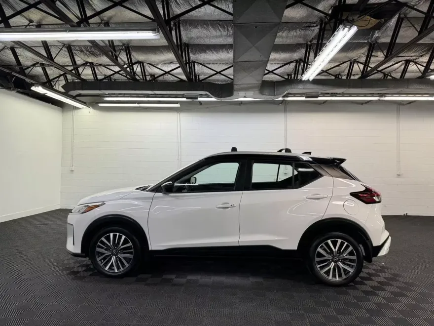 2023 Nissan Kicks SV photo 1