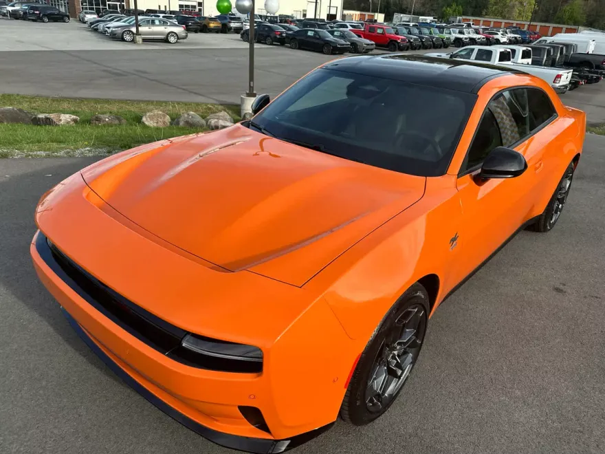 2025 Dodge Charger Daytona R/T AWD photo 1