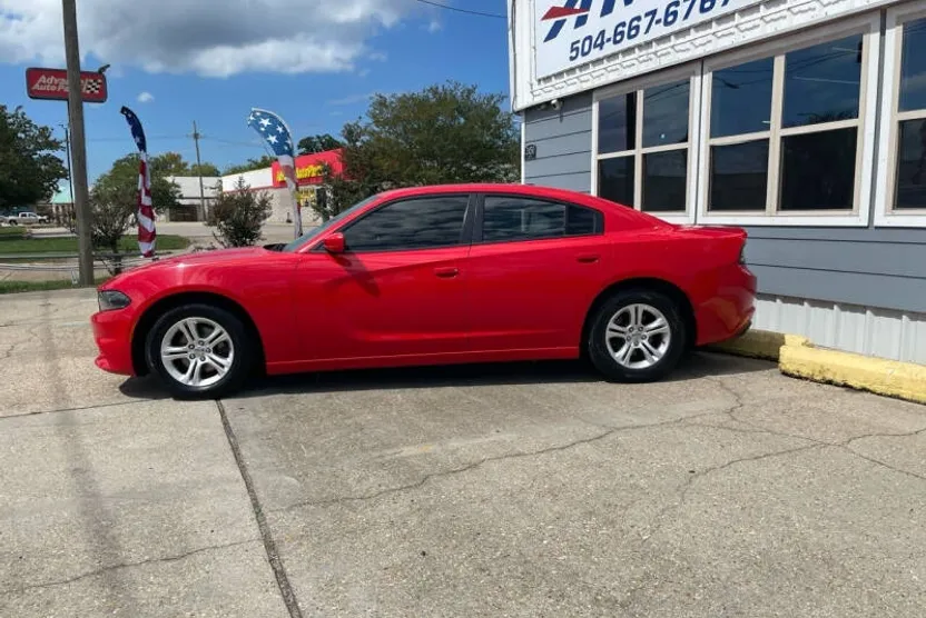 2019 Dodge Charger SXT photo 1