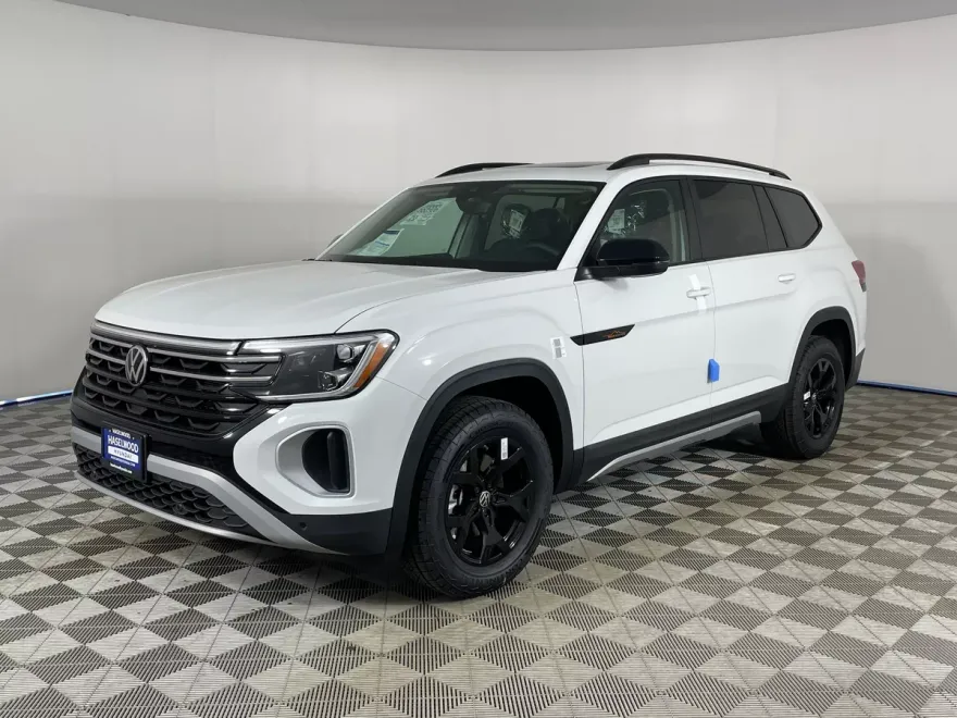 2025 Volkswagen Atlas Peak Edition SE photo 1