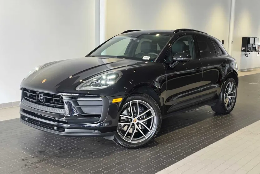2024 Porsche Macan Base photo 1