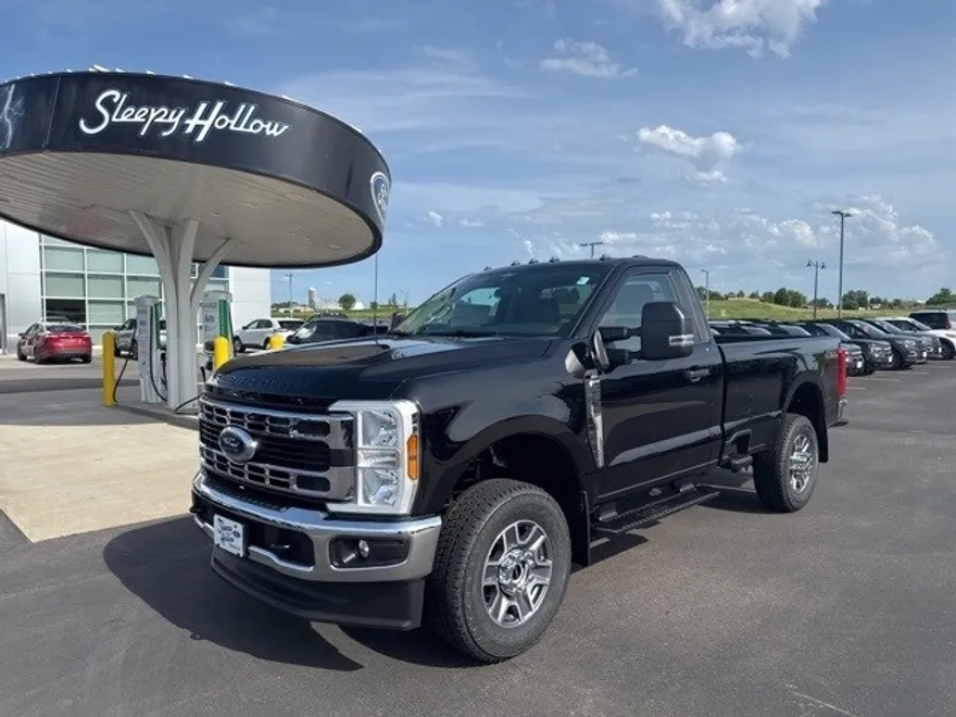 2025 Ford F-250 XLT photo 1