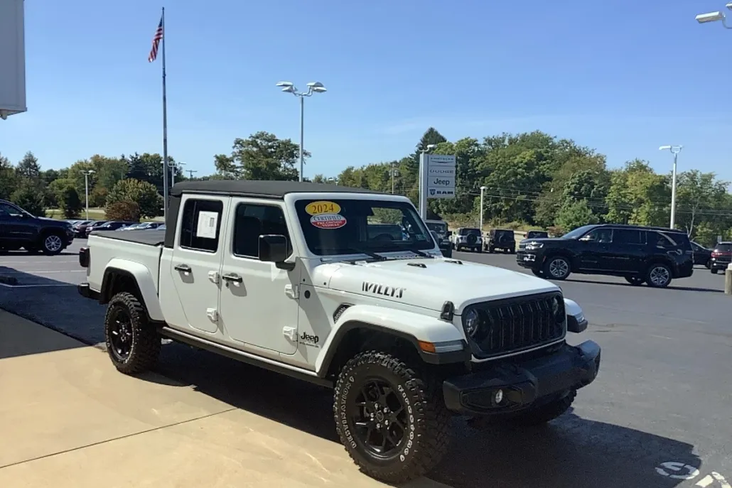 2024 Jeep Gladiator Willys photo 1
