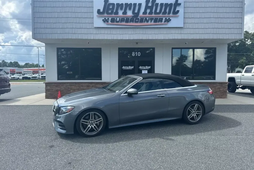 2018 Mercedes Benz E 400 photo 1