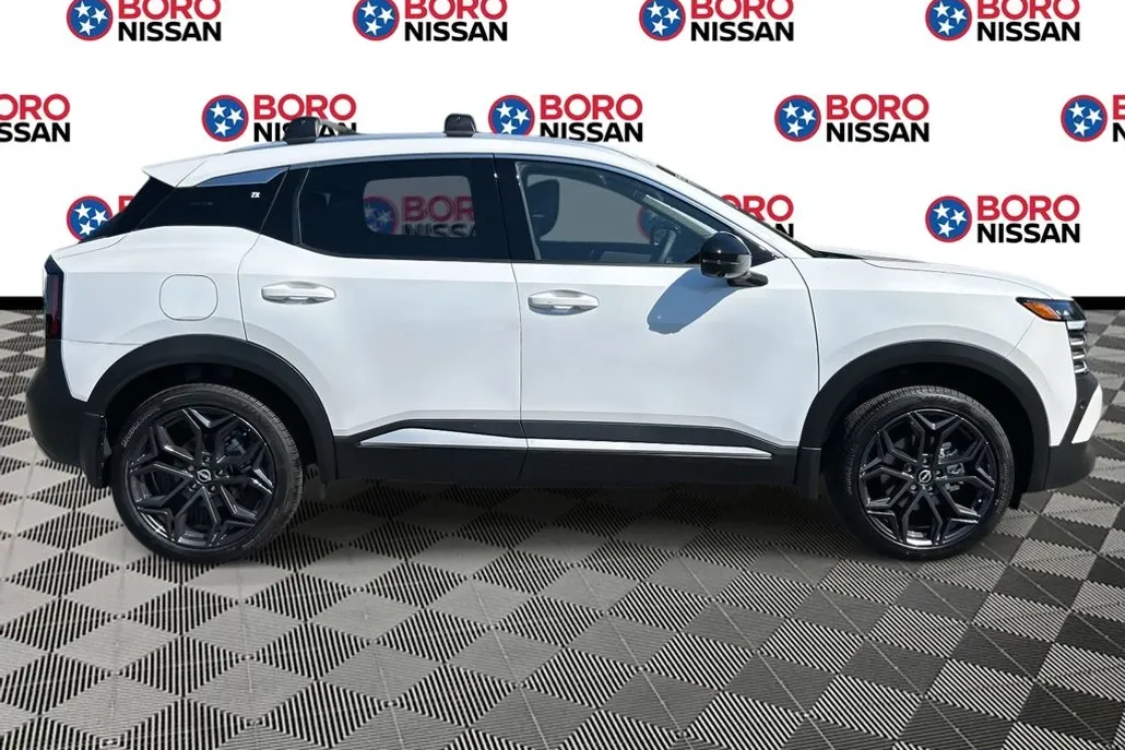 2026 Nissan Kicks SR photo 1