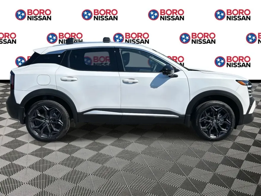 2026 Nissan Kicks SR photo 1