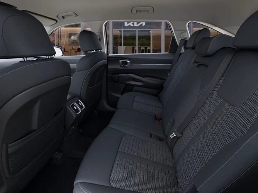 2025 Kia Sorento LX photo 17