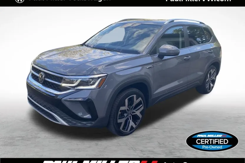 2022 Volkswagen Taos SEL photo 1