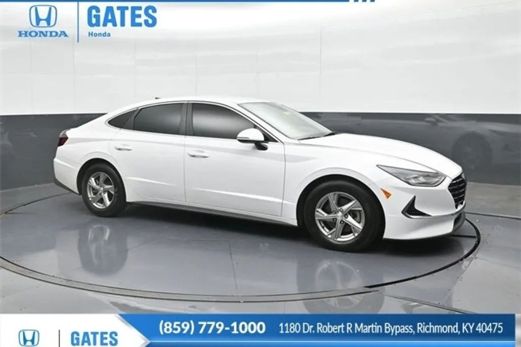 2023 Hyundai Sonata SE photo 1