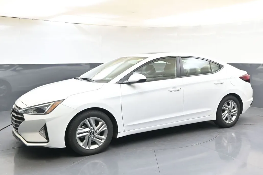 2020 Hyundai Elantra Value Edition photo 1