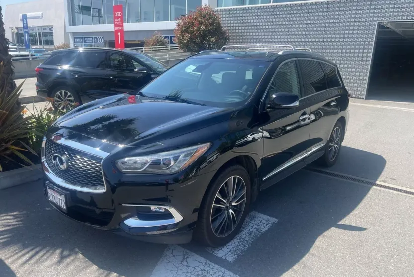2017 Infiniti QX60 Base photo 1
