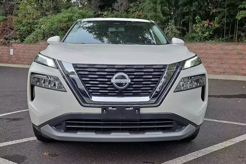 2023 Nissan Rogue SV photo 1