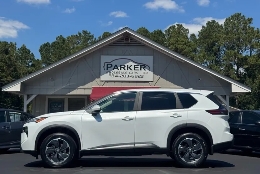 2024 Nissan Rogue SV photo 1