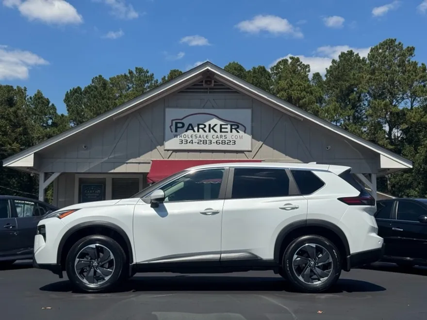 2024 Nissan Rogue SV photo 1