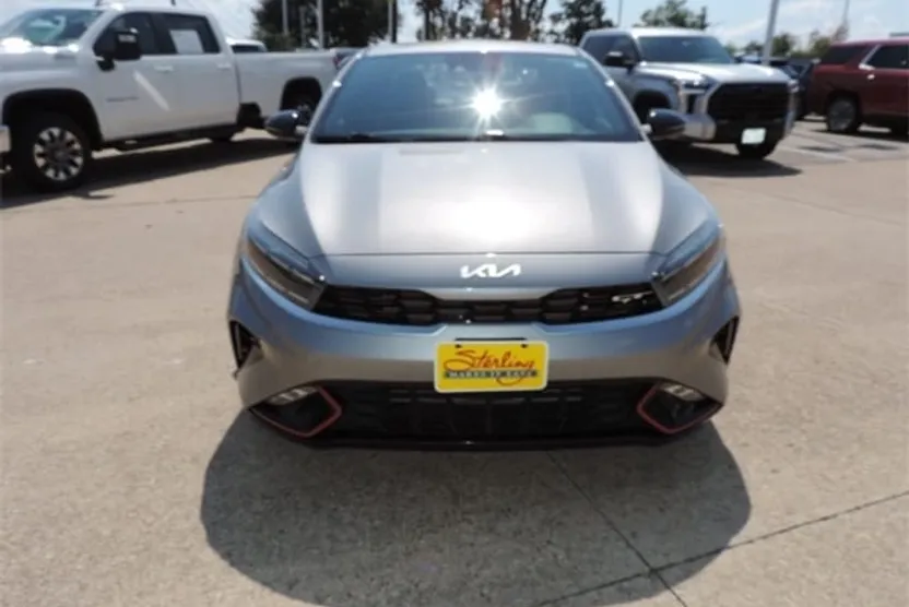 2023 Kia Forte GT photo 1