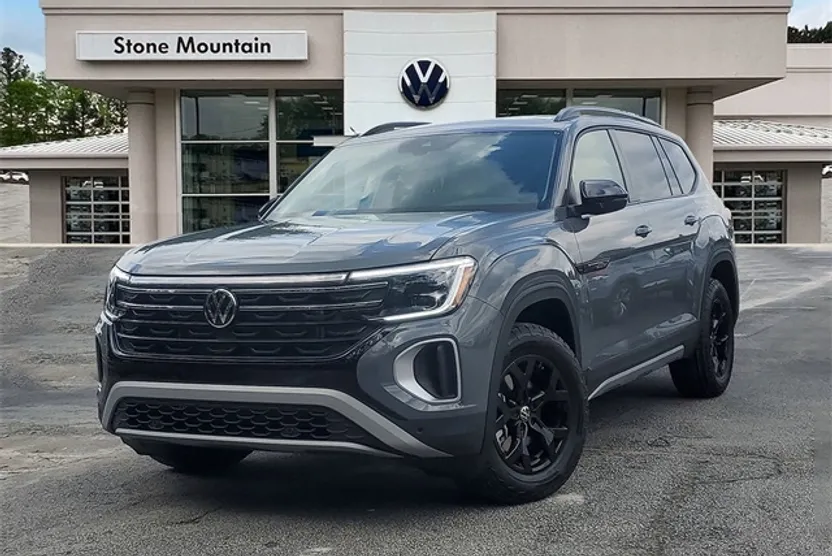 2026 Volkswagen Atlas Peak Edition SE photo 1
