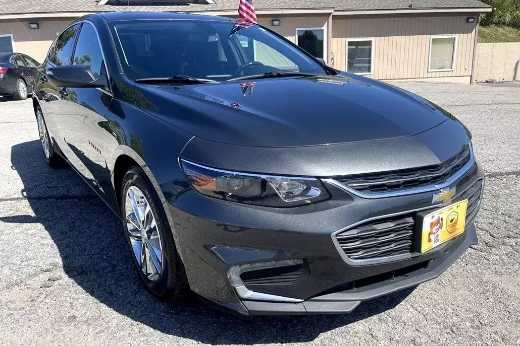 2018 Chevrolet Malibu photo 1