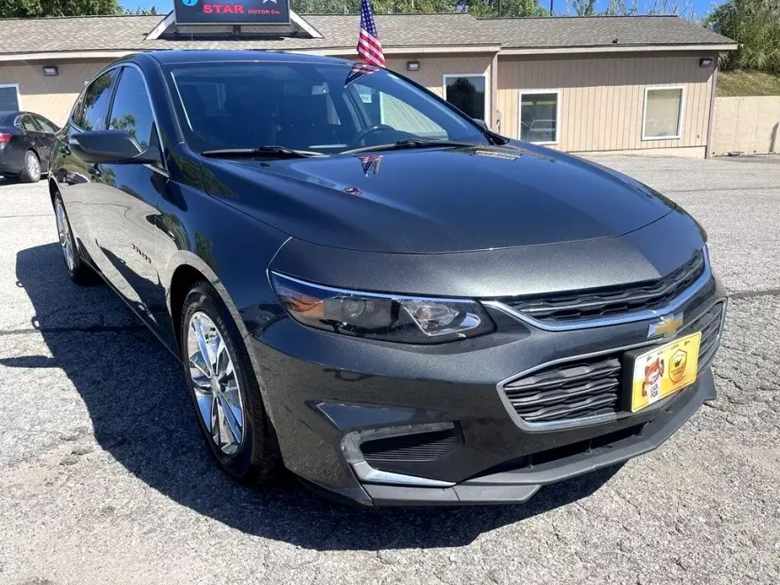 2018 Chevrolet Malibu photo 1