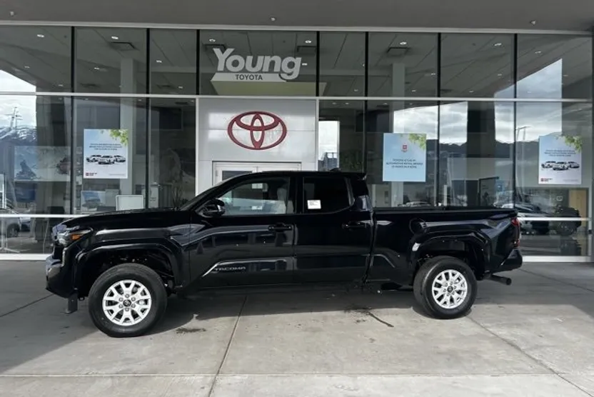 2025 Toyota Tacoma SR5 Double Cab photo 1