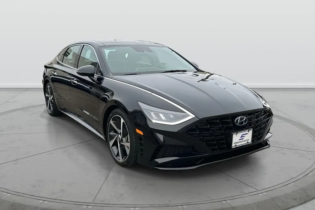 2022 Hyundai Sonata SEL Plus photo 1