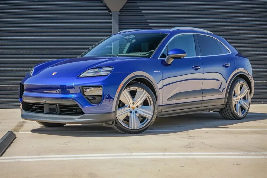2024 Porsche Macan Electric 4 photo 1