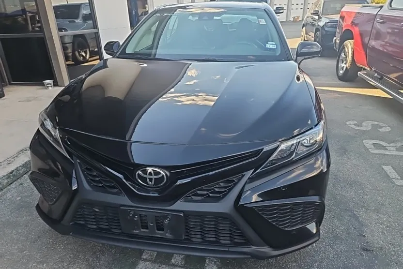 2024 Toyota Camry SE photo 1