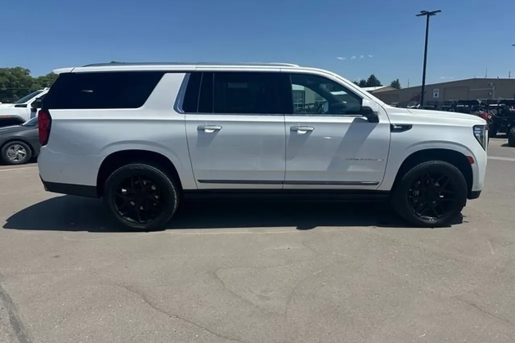 2023 Gmc Yukon XL Denali Ultimate photo 1