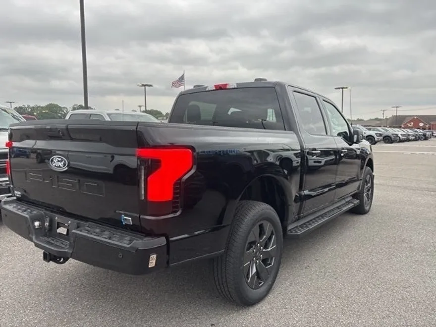 2025 Ford F-150 Lightning photo 1