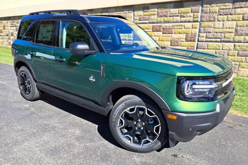 2025 Ford Bronco Sport Outer Banks photo 1