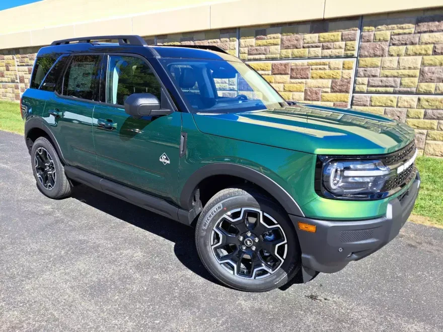 2025 Ford Bronco Sport Outer Banks photo 1